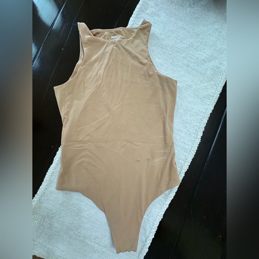 SKIMS Fits Everybody High Neck Bodysuit - Size M